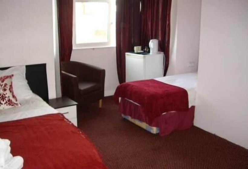 Номер Стандарт Трехместный, Priory Guest House