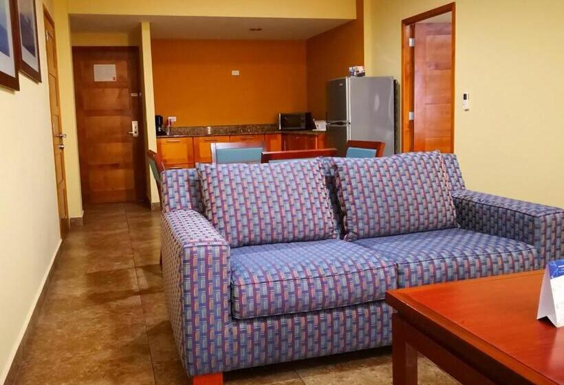 سوییت جونیور, Seven Crown La Paz Centro Historico