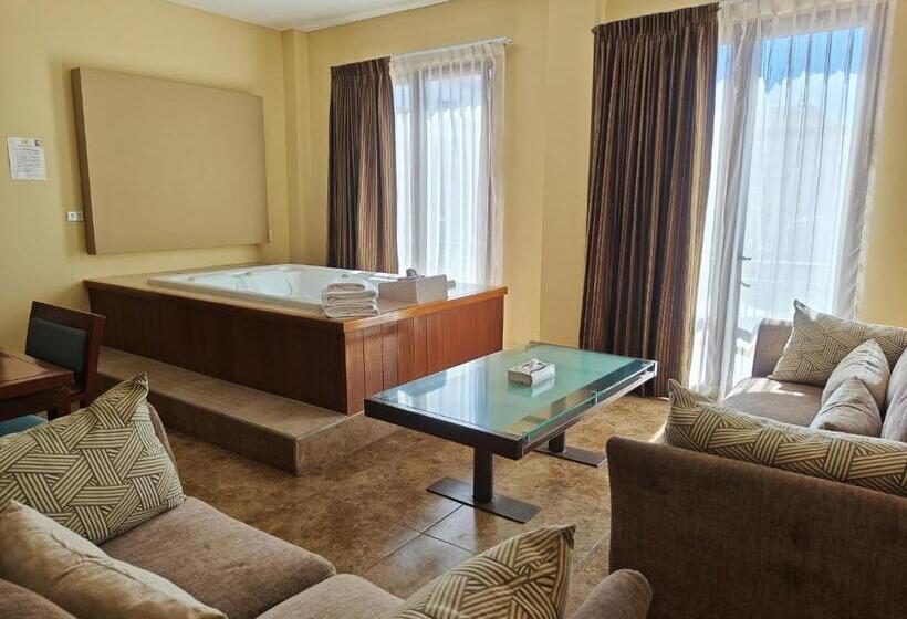 سوئیت با وان آب گرم, Seven Crown La Paz Centro Historico