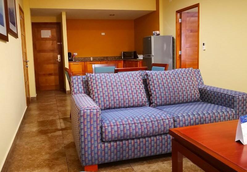 سوییت جونیور, Seven Crown La Paz Centro Historico