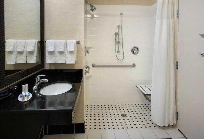 Номер Стандарт, Fairfield Inn & Suites By Marriott Verona