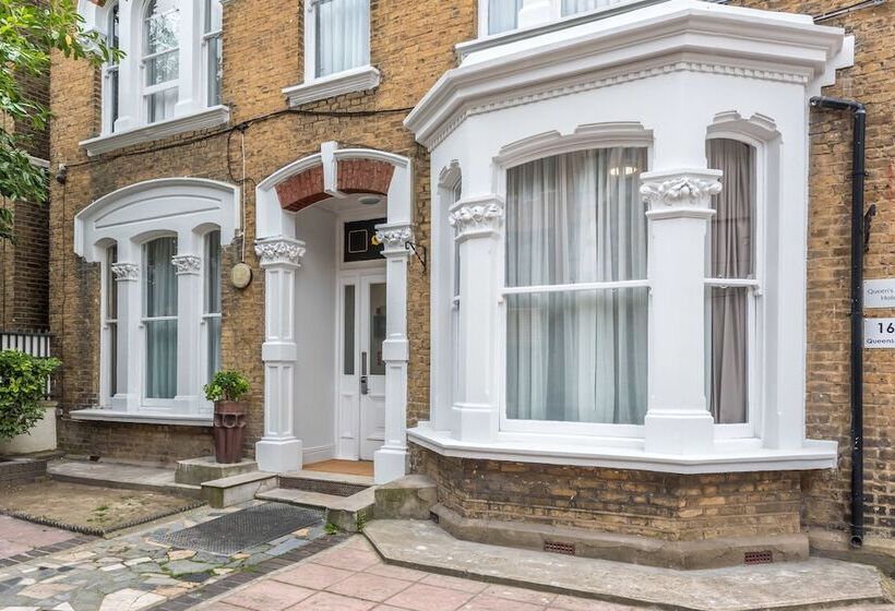 Номер Стандарт, Queens Drive At Finsbury Park