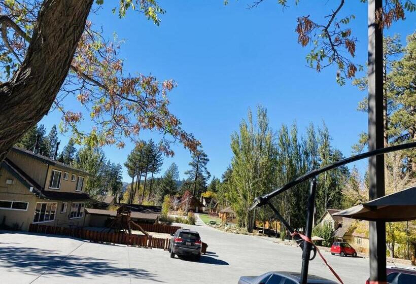 Estudio Estándar, Bear Creek Resort