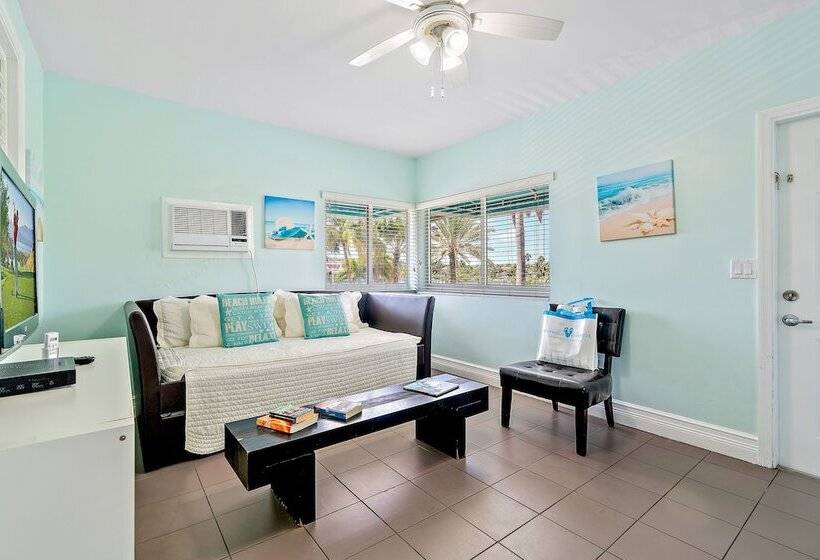 スイート, Hollywood Beachside Boutique Suite