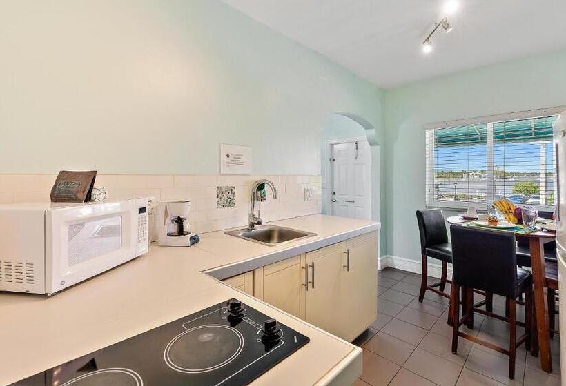 スイート, Hollywood Beachside Boutique Suite