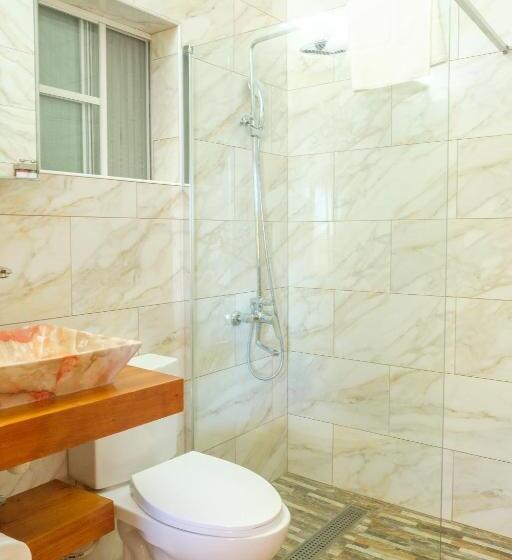 اتاق استاندارد با چشم‌انداز باغ, The Westender Inn