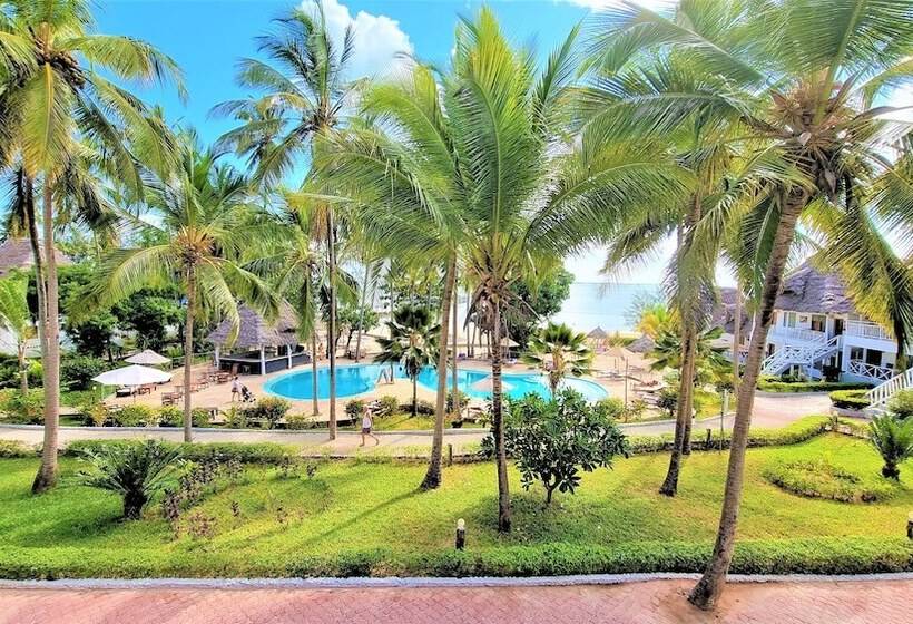 سوییت, Paradise Beach Resort & Spa