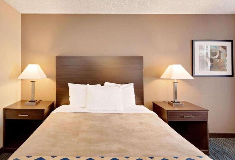 Номер Стандарт, Travelodge By Wyndham Aberdeen