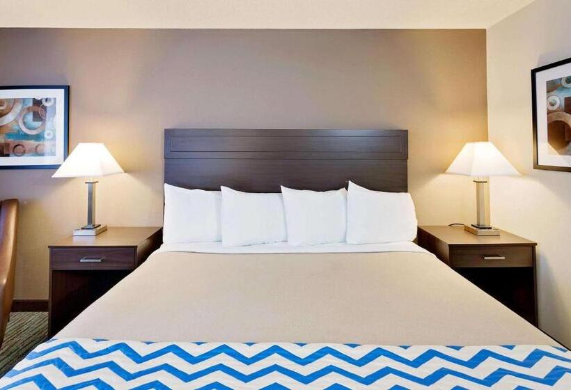 Номер Стандарт Кровать Кинг Адаптированный для Инвалидов, Travelodge By Wyndham Aberdeen