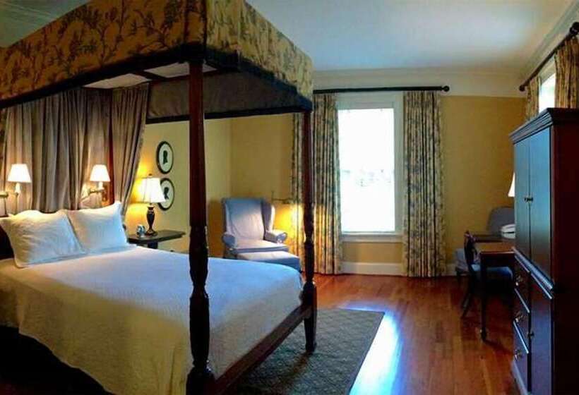 Номер Стандарт, The Berry Hill Resort & Conference Center
