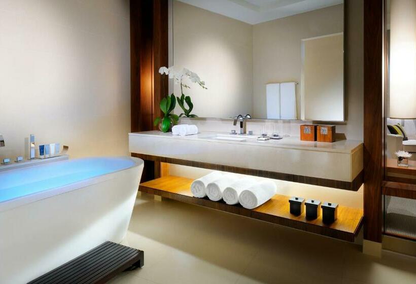 Номер Deluxe, JW Marriott Marquis Hotel Dubai