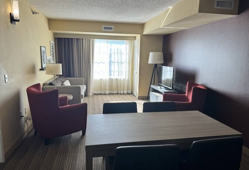 Люкс, Comfort Inn & Suites St. Paul Northeast