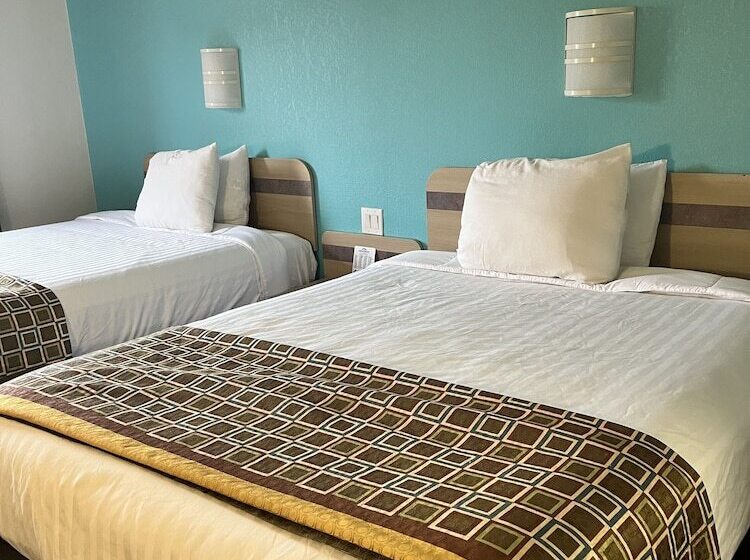 Номер Стандарт 2 Двуспальные Кровати, Howard Johnson By Wyndham Clarksville Tennessee