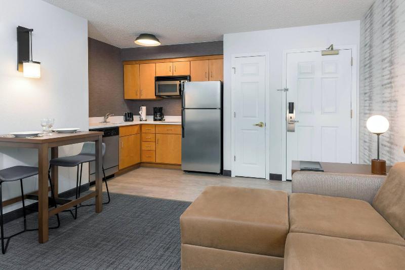 스탠다드 스튜디오 킹침대, Residence Inn Wayne
