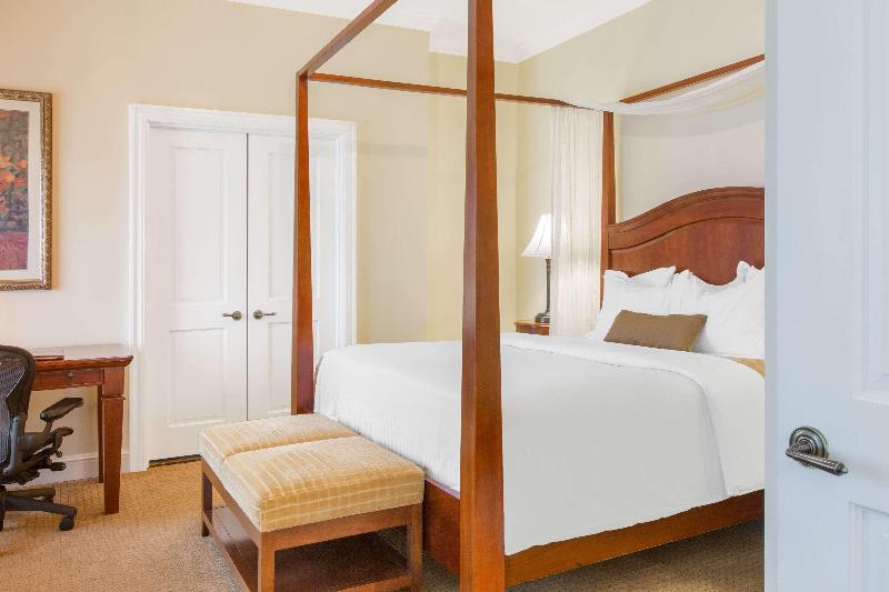 Люкс Кровать Кинг, The George Washington A Wyndham Grand