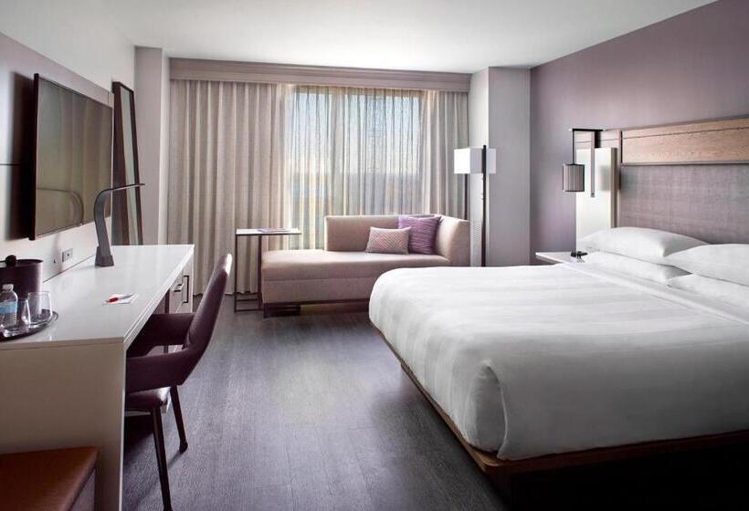 חדר סטנדרט עם מיטת קינג, Raleigh Marriott City Center