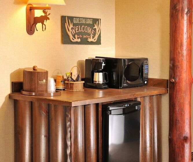 سوییت خانوادگی, Stoney Creek Hotel Moline