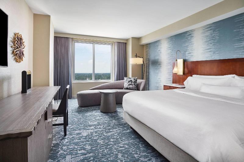 اتاق استاندارد با تخت بزرگ, The Westin Virginia Beach Town Center