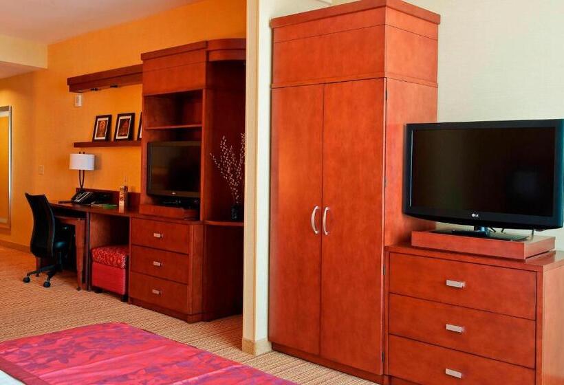 스탠다드 스튜디오 킹침대, Courtyard By Marriott Ottawa East