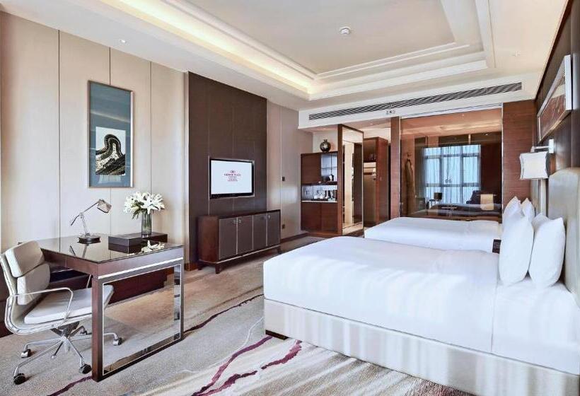 اتاق استاندارد با اتاق نشیمن, Crowne Plaza Tianjin Jinnan, An Ihg