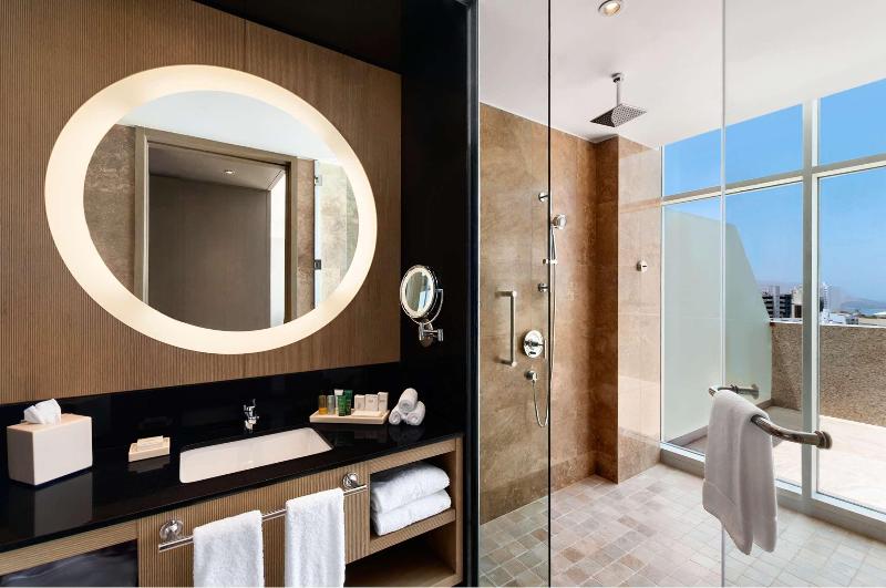 اتاق اجرایی با تخت بزرگ, Hilton Lima Miraflores
