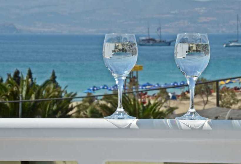اتاق اساندارد با چشم‌انداز جانبی به دریا, Naxos Island