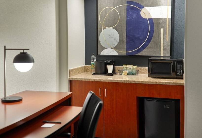 스위트, Courtyard By Marriott Nashville Brentwood