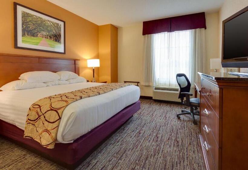 带大床的高级房间, Drury Inn & Suites Baton Rouge
