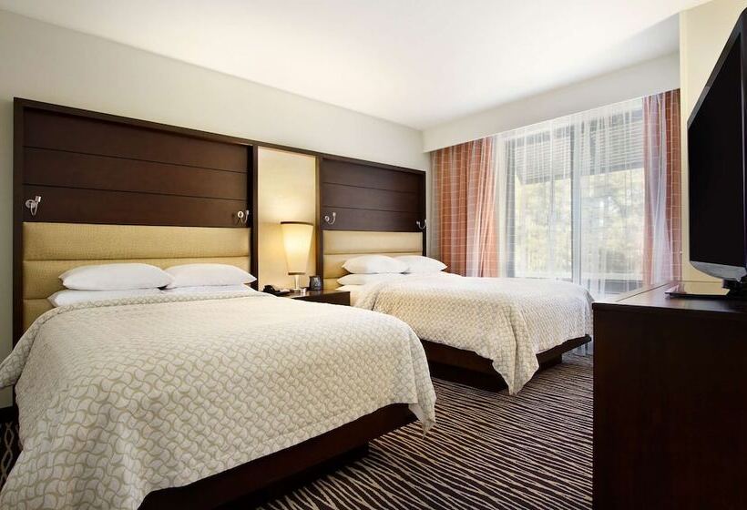 Люкс, Embassy Suites By Hilton Fayetteville Fort Liberty