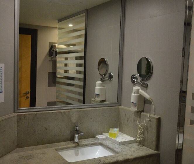 Номер Executive, Golden Tulip Hail