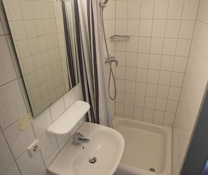 اتاق استاندارد یک نفره, Acama Hotel & Hostel Kreuzberg
