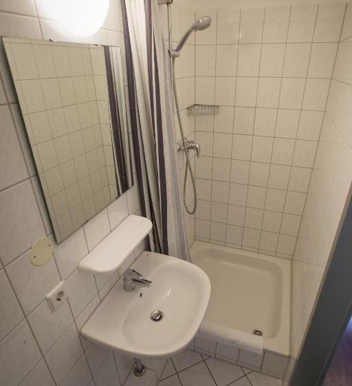 اتاق پنج‌تخته استاندارد, Acama Hotel & Hostel Kreuzberg