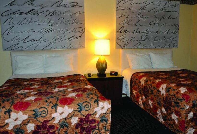 Номер Стандарт 2 Двуспальные Кровати, Travelers Inn Manteca