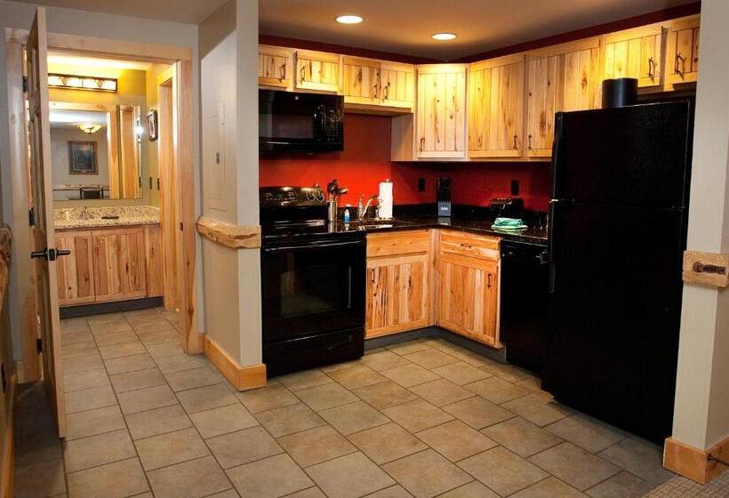 Family Suite, Hope Lake Lodge & Indoor Waterpark