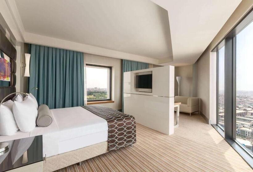 سوئیت با تخت بزرگ, Ramada Plaza By Wyndham Istanbul Tekstilkent