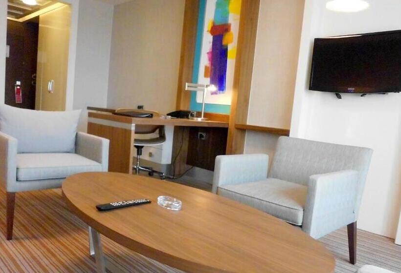 سوئیت اجرایی با تخت کینگ, Ramada Plaza By Wyndham Istanbul Tekstilkent