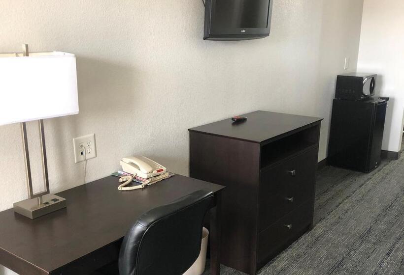 带大床的套房, Executive Inn & Suites Joaquin