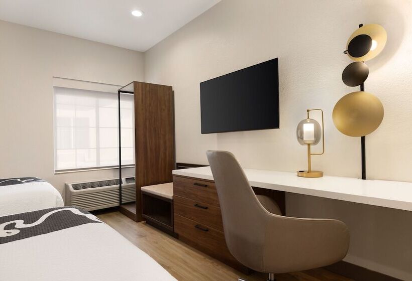 Люкс Адаптированный для Инвалидов, Hawthorn Extended Stay By Wyndham Port Arthur