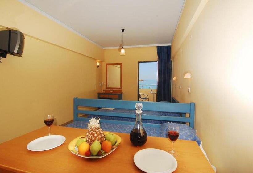استودیوی استاندارد با چشم‌انداز دریا, Medusa Apartments