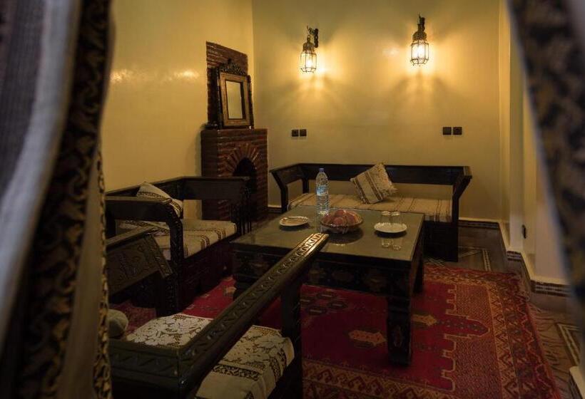 Suite, Riad Omar
