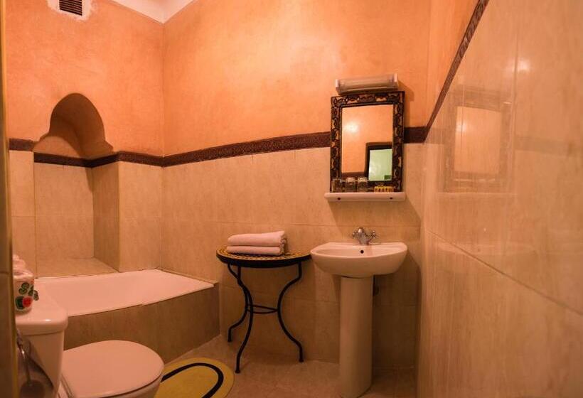 Standard Studio, Riad Omar