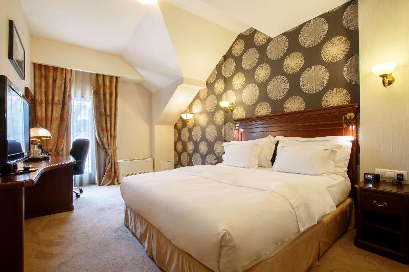 اتاق استاندارد با تخت بزرگ, Doubletree By Hilton Hotel Sighisoara   Cavaler