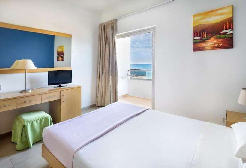 غرفة قياسية مطلّة علي البحر, Elena Beach