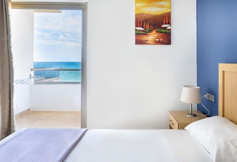 غرفة قياسية مطلّة علي البحر, Elena Beach