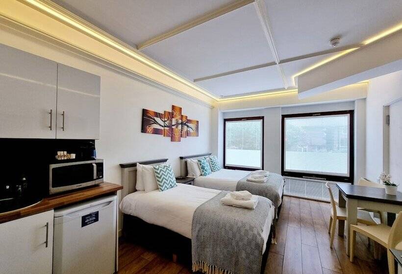 Номер Стандарт Трехместный, London Stay Apartments