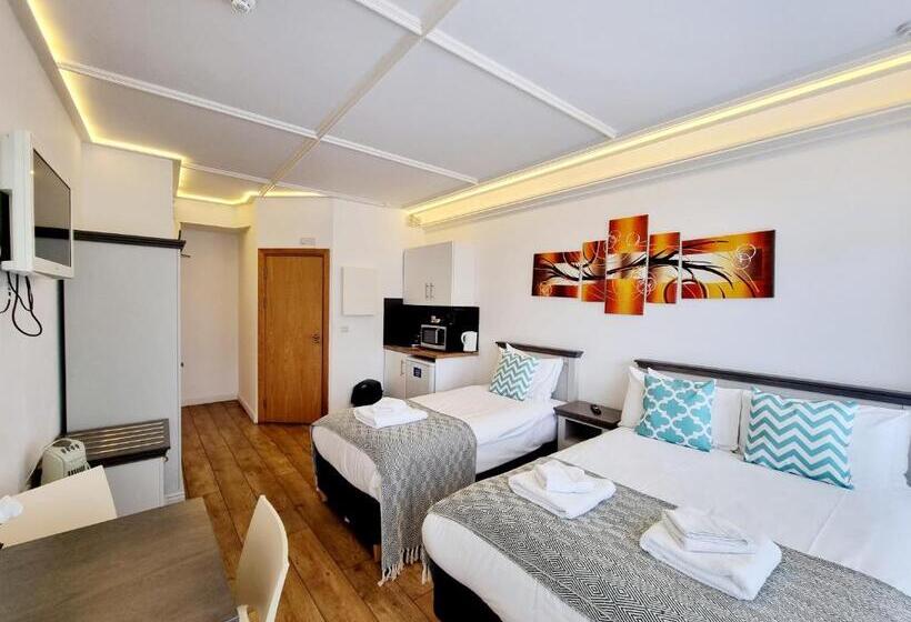 Номер Стандарт Трехместный, London Stay Apartments