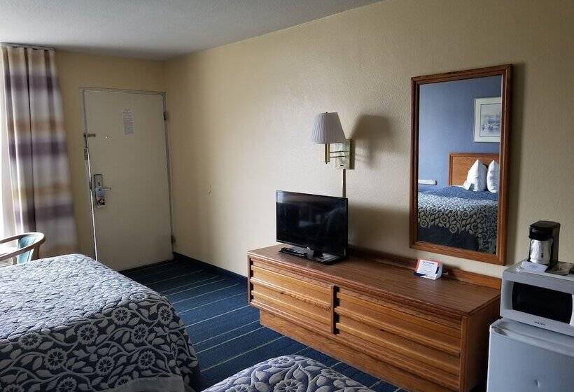 Номер Стандарт 2 Двуспальные Кровати, Days Inn By Wyndham South Hill
