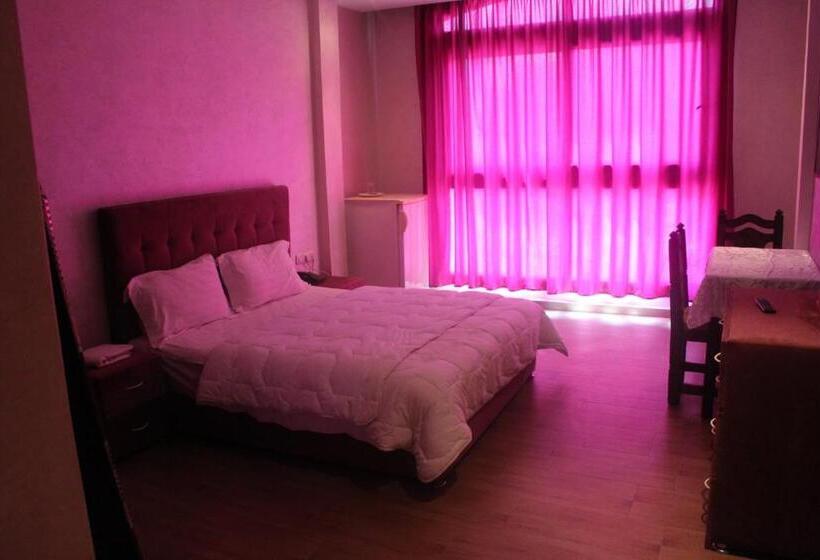 Студия Стандарт, Nomad Spirit Hotel & Surfcamp