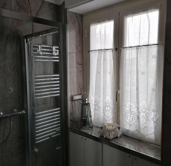 اتاق لوکس با بالکن, B&b Buon Cammino Tuscia Viterbo