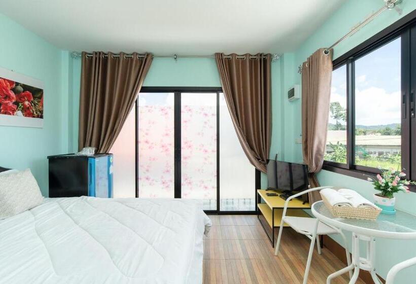 Quarto Triplo Estandar, Brown Home Sattahip @ 19